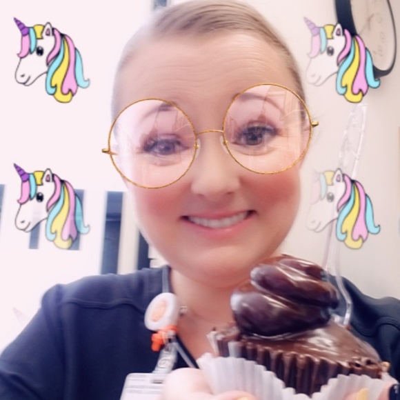 Meet your Posher, Kristen - Picture 5 of 7